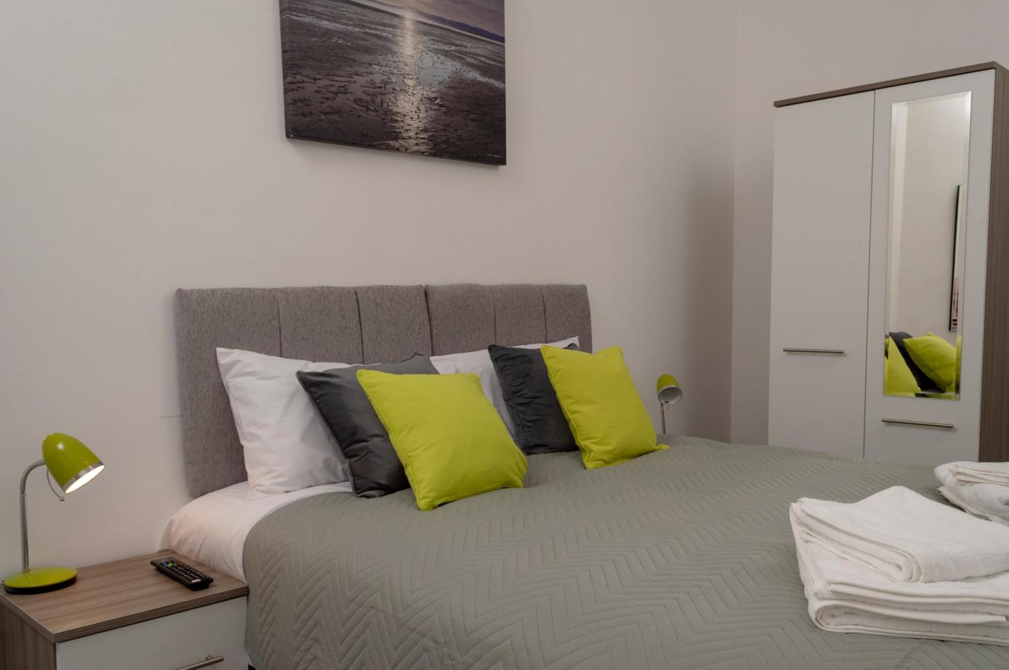 3-Bed Apartment By Eden Project - Free Parking 던디 외부 사진